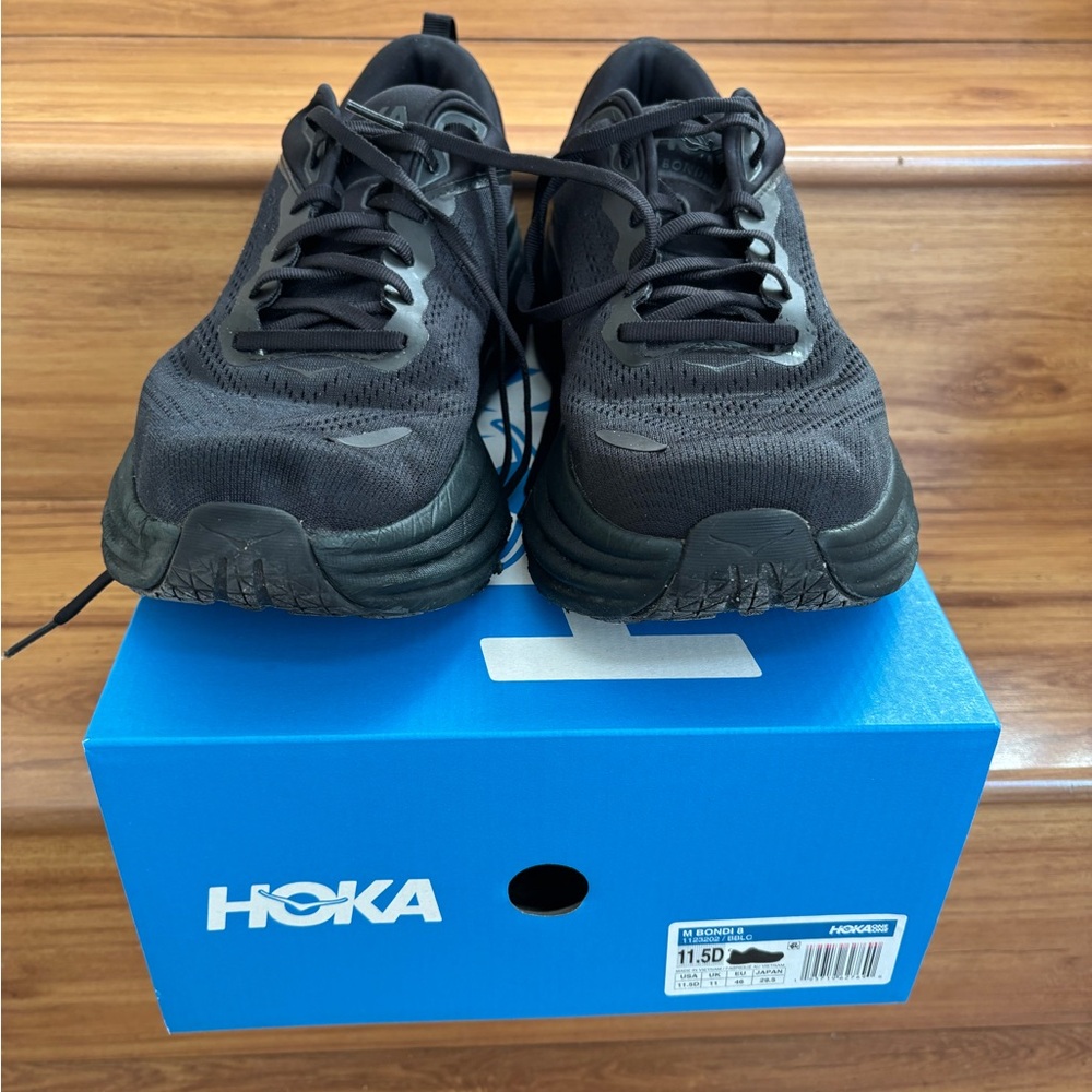 Black men’s hokas Bondi 8